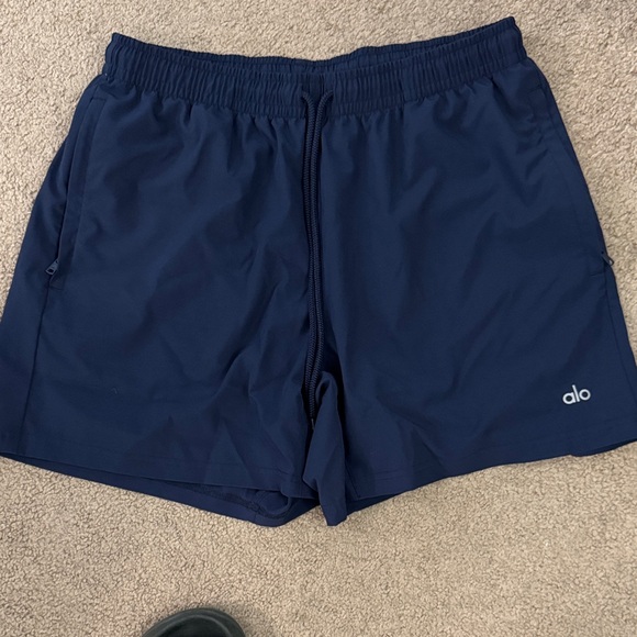 ALO Yoga Navy Athletic Shorts - Picture 1 of 2